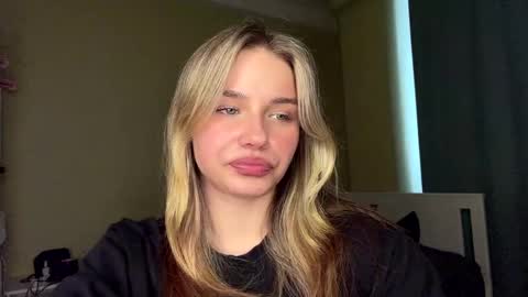 Bella online show from 06/01/26, 12:07