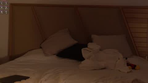 laurita_4 online show from 04/01/26, 01:41