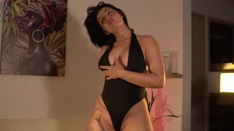 Snapshot of laurita_4 chatting on 05/21/26, 01:40 laurita_4 online show from 05/21/26, 01:40