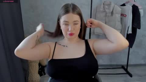 Snapshot of laurita_shy chatting on 04/29/26, 07:56 Diana online show from 04/29/26, 07:56