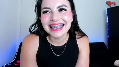 Snapshot of lauryjonson_ chatting on 05/22/26, 06:57 LauryJonson online show from 05/22/26, 06:57