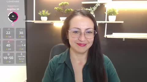 Snapshot of lauryn_jones chatting on 04/23/26, 03:58 Laury online show from 04/23/26, 03:58