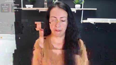 Snapshot of lauryn_jones chatting on 05/19/26, 06:14 Laury online show from 05/19/26, 06:14