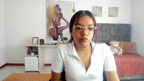 lauu7 online show from 06/18/26, 01:48