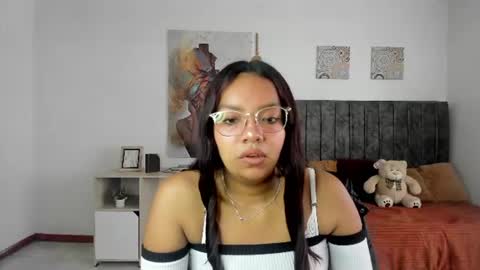 lauu7 online show from 06/23/26, 01:20