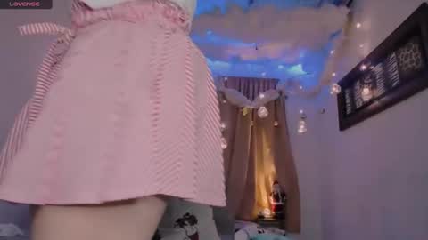 Snapshot of lauu_g chatting on 12/18/24, 07:36 Lauu G online show from 12/18/24, 07:36