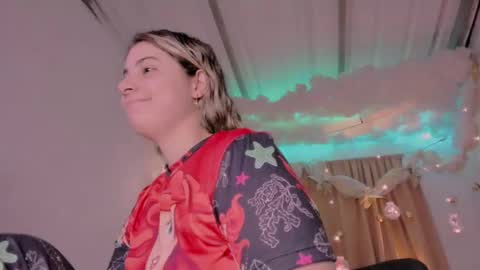 Snapshot of lauu_g chatting on 12/21/24, 06:09 Lauu G online show from 12/21/24, 06:09