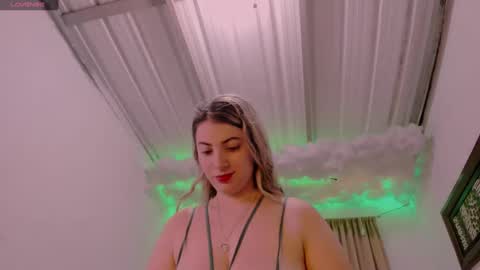 Snapshot of lauu_g chatting on 01/08/25, 03:40 Lauu G online show from 01/08/25, 03:40