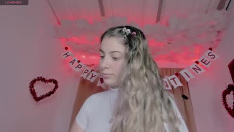 Snapshot of lauu_g chatting on 02/04/25, 05:10 Lauu G online show from 02/04/25, 05:10