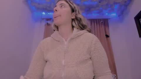 Snapshot of lauu_g chatting on 03/01/25, 07:41 Lauu G online show from 03/01/25, 07:41