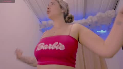 Snapshot of lauu_g chatting on 03/03/25, 03:30 Lauu G online show from 03/03/25, 03:30