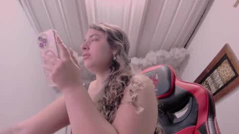 Snapshot of lauu_g chatting on 09/17/25, 09:11 Lauu G online show from 09/17/25, 09:11