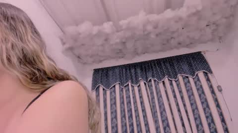 Snapshot of lauu_g chatting on 09/30/25, 02:16 Lauu G online show from 09/30/25, 02:16