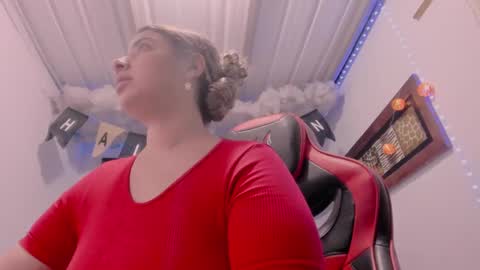 Snapshot of lauu_g chatting on 10/12/25, 02:54 Lauu G online show from 10/12/25, 02:54