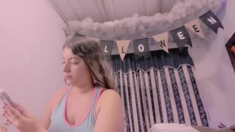 Snapshot of lauu_g chatting on 10/13/25, 09:42 Lauu G online show from 10/13/25, 09:42