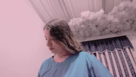 Snapshot of lauu_g chatting on 11/29/25, 10:40 Lauu G online show from 11/29/25, 10:40