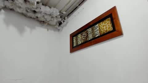 Snapshot of lauu_g chatting on 12/23/25, 10:46 Lauu G online show from 12/23/25, 10:46