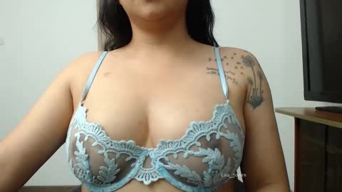 Laura online show from 11/26/25, 02:01