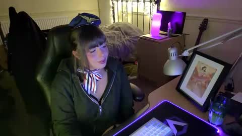 Lavenderrzz online show from 11/05/25, 12:38