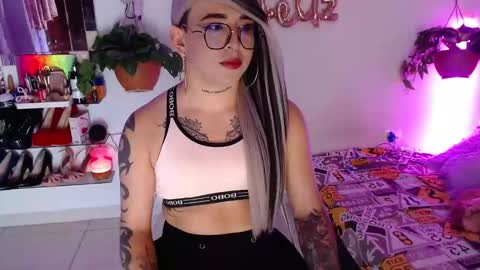 Cristina online show from 11/18/25, 12:05