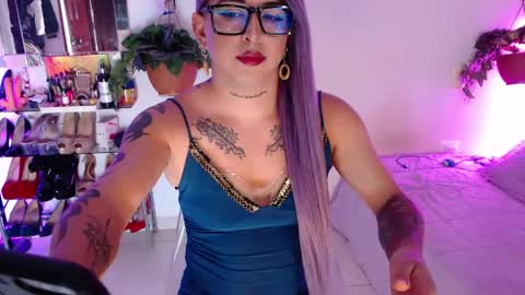Snapshot of laveneno_ortiz07 chatting on 05/03/26, 11:33 Cristina online show from 05/03/26, 11:33