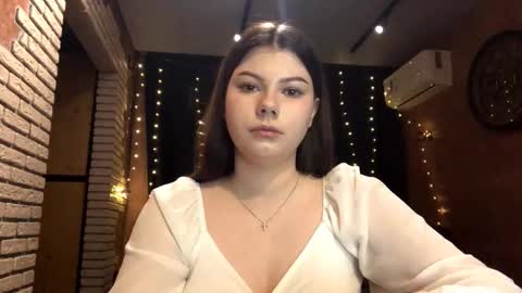 Leela online show from 02/16/26, 04:14