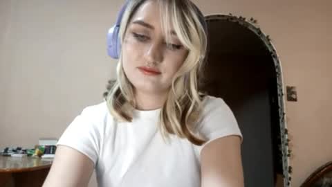 Ann online show from 11/03/25, 10:27