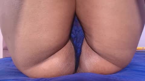 Lay Madison  online show from 09/30/25, 07:52