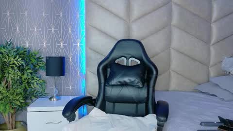 laya online show from 02/11/26, 02:49