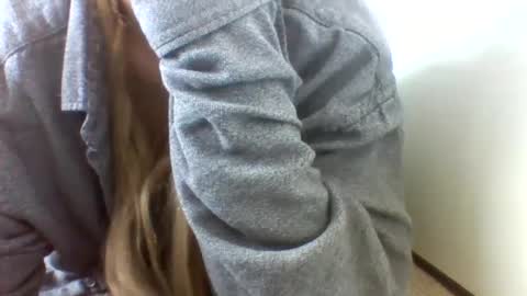 layannalea online show from 09/26/25, 09:41