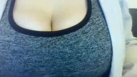 layannalea online show from 11/22/25, 01:04