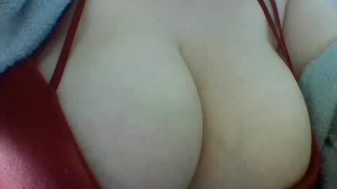 Snapshot of layannalea chatting on 05/06/26, 10:15 layannalea online show from 05/06/26, 10:15