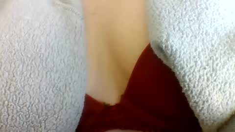 Snapshot of layannalea chatting on 06/20/26, 11:40 layannalea online show from 06/20/26, 11:40