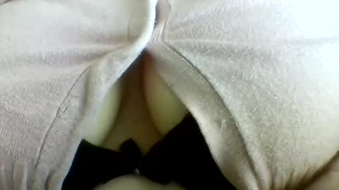Snapshot of layannalea chatting on 07/19/26, 01:31 layannalea online show from 07/19/26, 01:31