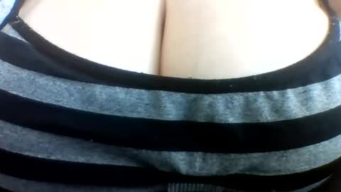 Snapshot of layannalea chatting on 07/31/26, 01:27 layannalea online show from 07/31/26, 01:27