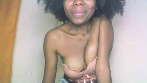 layannek online show from 09/20/25, 01:56