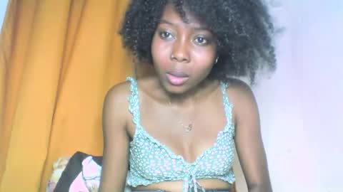 layannek online show from 10/03/25, 09:56