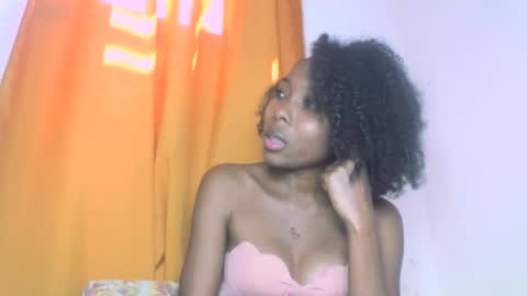 layannek online show from 10/08/25, 07:06