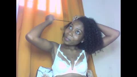 layannek online show from 10/17/25, 09:01