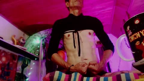 Laye19 online show from 12/06/24, 03:22