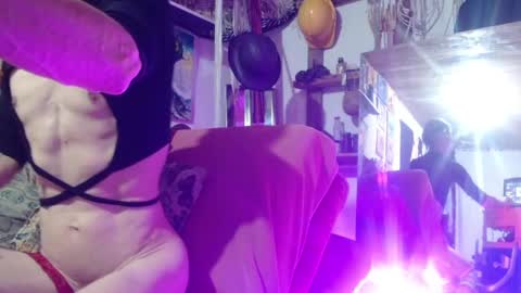 Laye19 online show from 12/08/24, 10:57