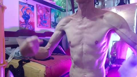 Laye19 online show from 12/11/24, 12:23