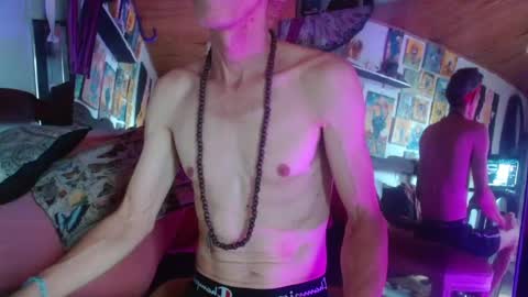 Laye19 online show from 01/06/25, 09:54