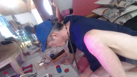 Laye19 online show from 01/27/25, 03:28