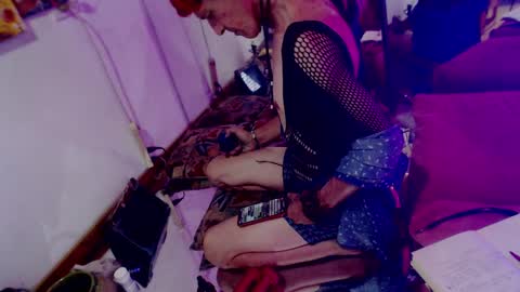 Laye19 online show from 01/31/25, 10:52