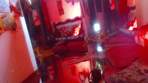 Laye19 online show from 02/02/25, 01:12