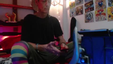 Laye19 online show from 02/12/25, 05:47