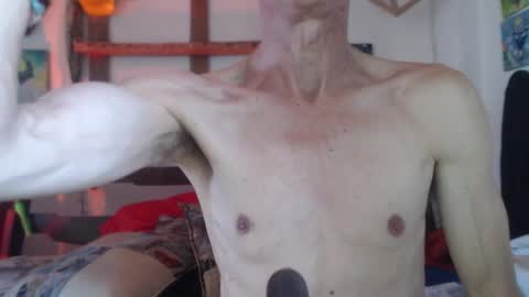 Laye19 online show from 02/14/25, 06:19