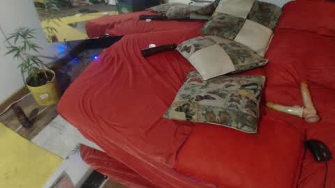 Laye19 online show from 03/01/25, 01:43