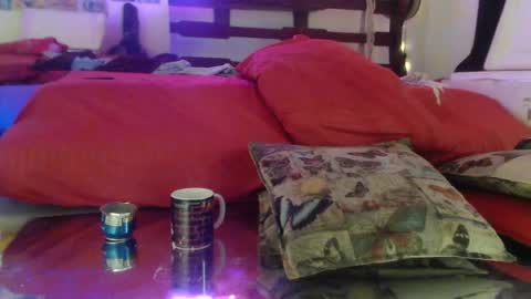 Laye19 online show from 03/02/25, 03:37